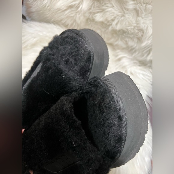 UGG Disco Slide Fur Sandals - Picture 14 of 16